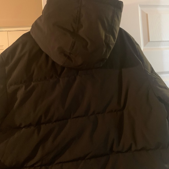 DKNY BLACK MALE PARKER COAT. - Picture 9 of 9